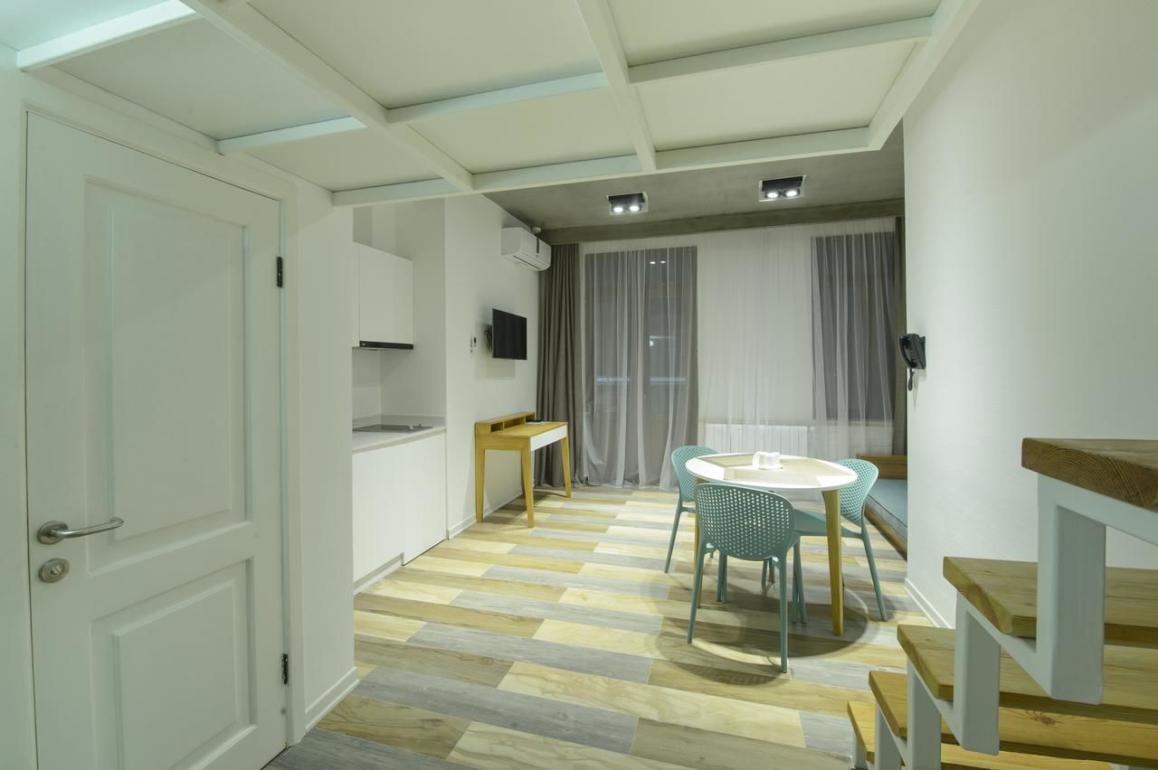Отель Mariinsky ApartHotel Батуми