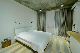 Отель Mariinsky ApartHotel Батуми Стандартные апартаменты-1