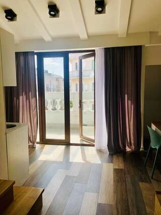 Отель Mariinsky ApartHotel Батуми Улучшенные апартаменты-3